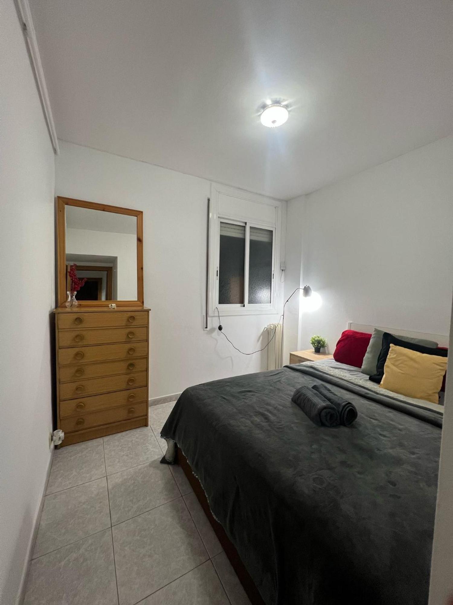 Comfortable And Well-located - Shared Common Areas Apartment *